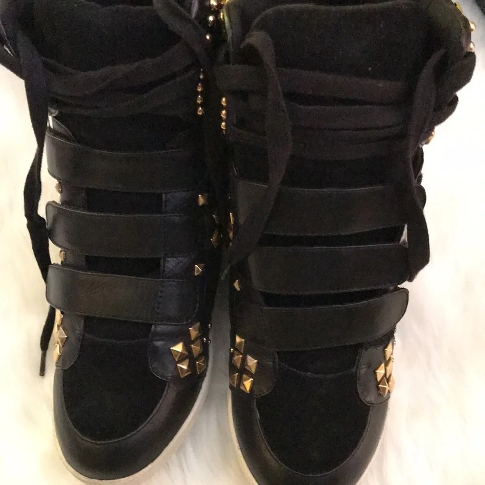 Sz 8 | Retro Madonna | Black & Gold Bootie | High Top Ankle Wedge 🔥